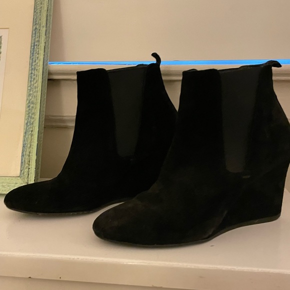 Black suede nearly new lavin booties - Picture 1 of 9